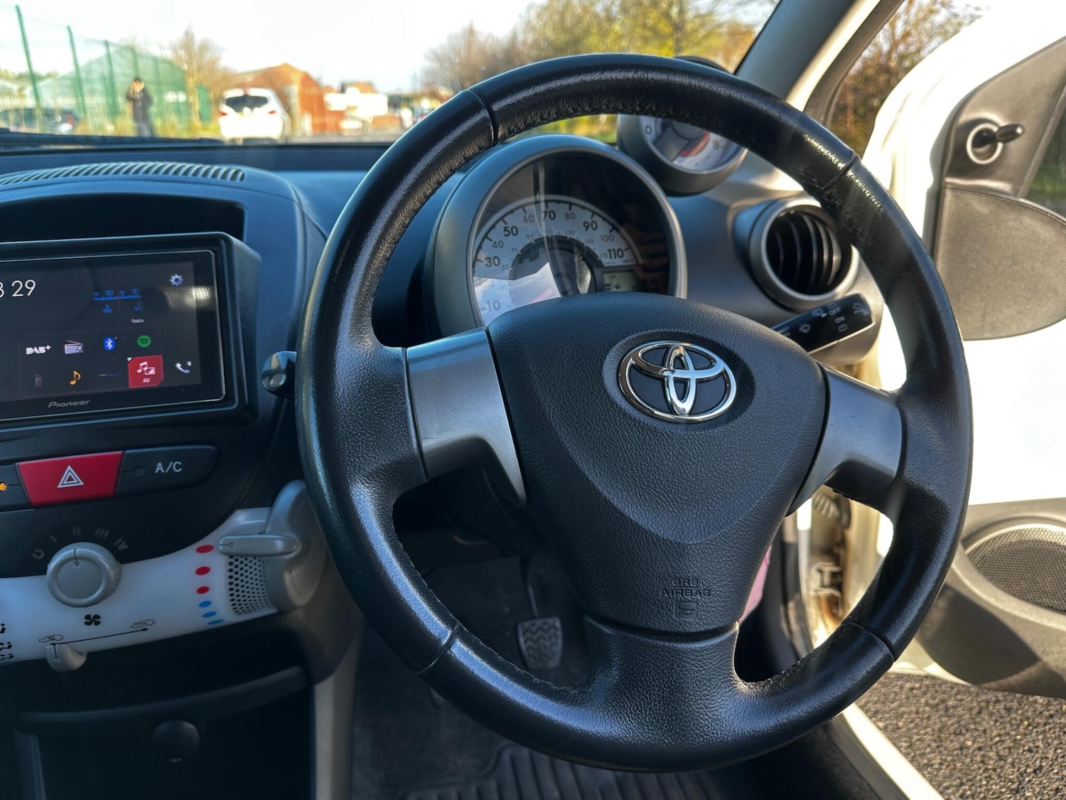 Used Toyota AYGO 2012 for sale - 76646095: Photo 32