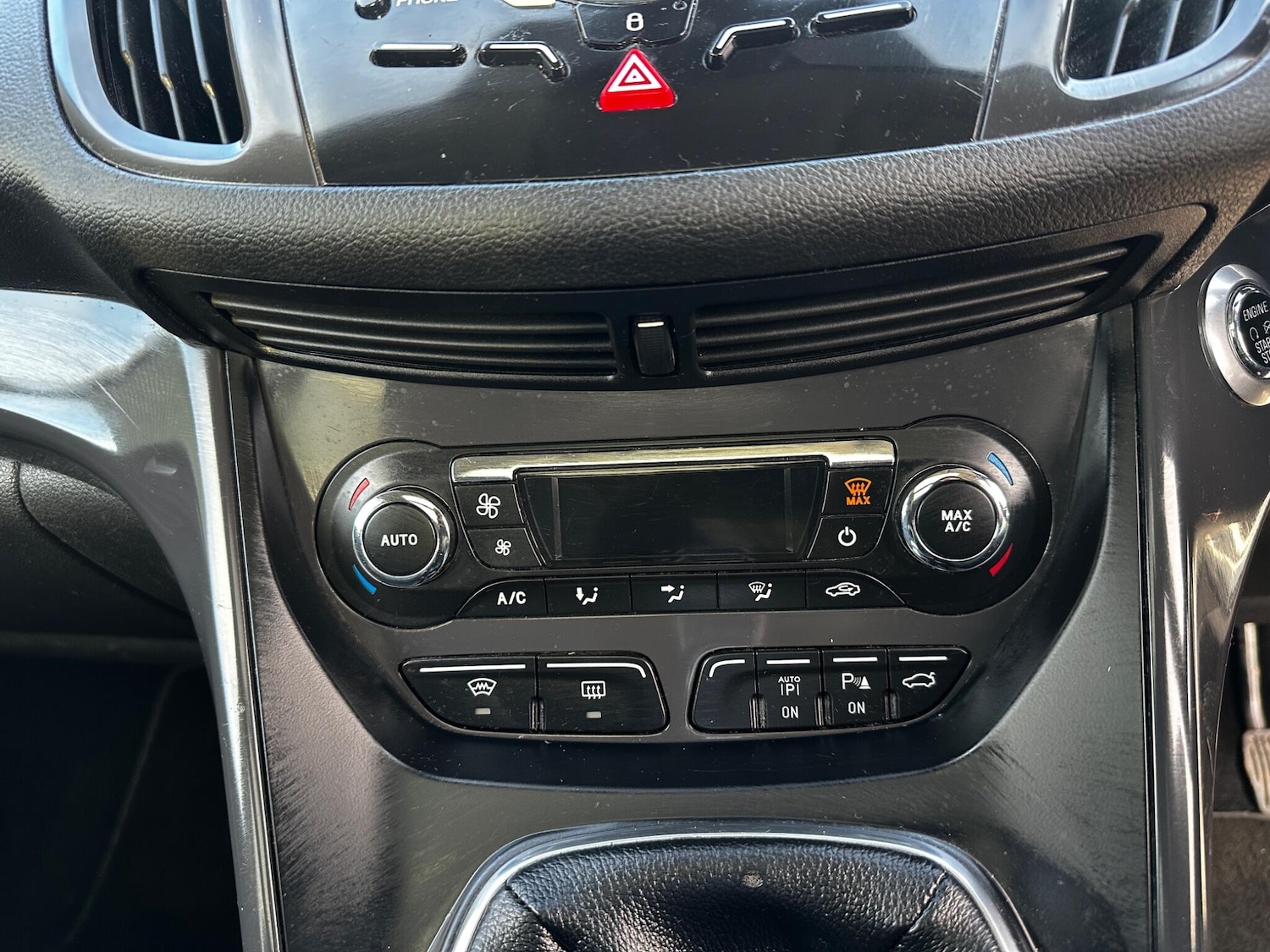 Used Ford Kuga 2014 for sale - 76667329: Photo 41