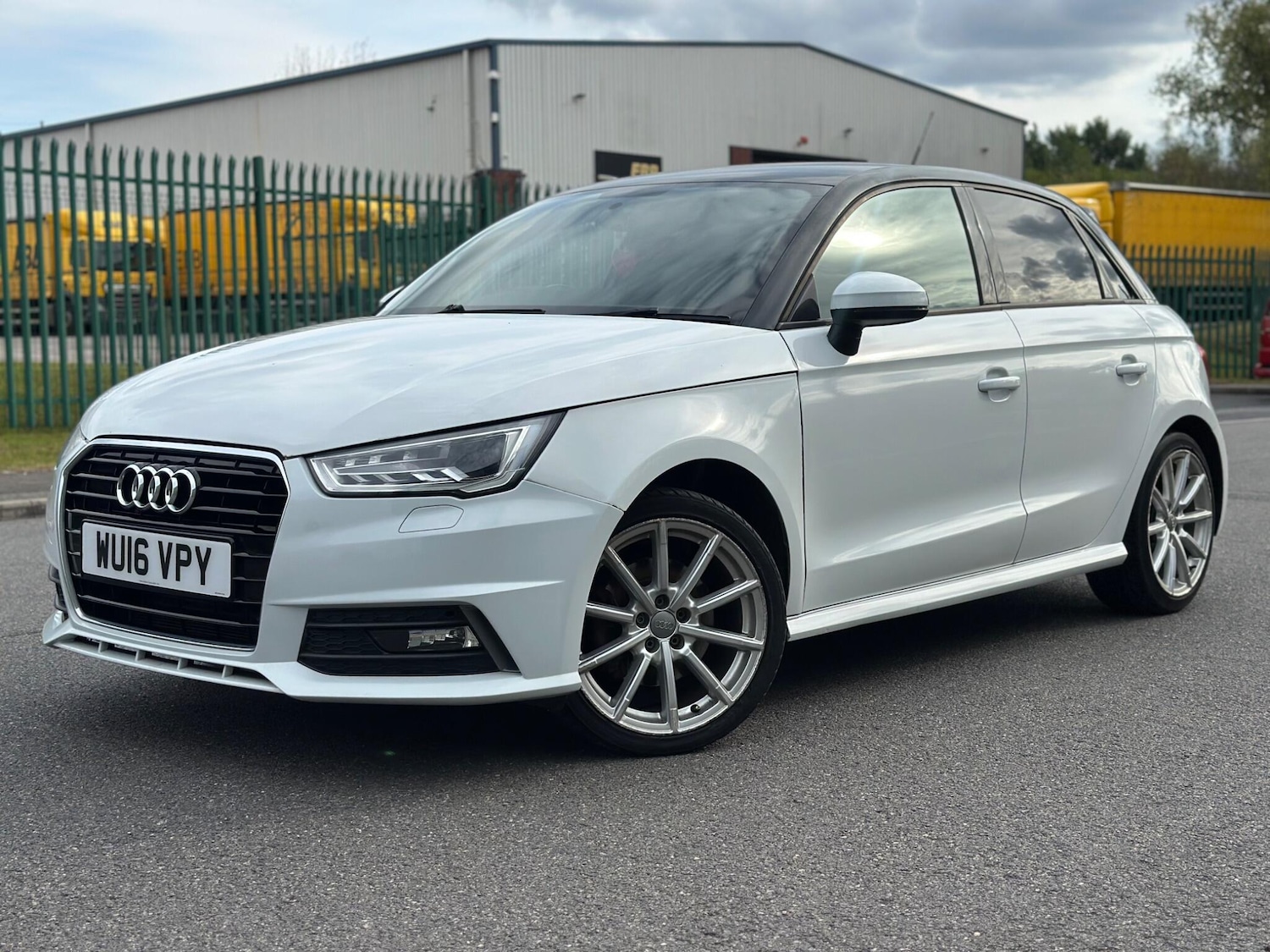 Used Audi A1 2016 for sale - 76432128: Photo 2