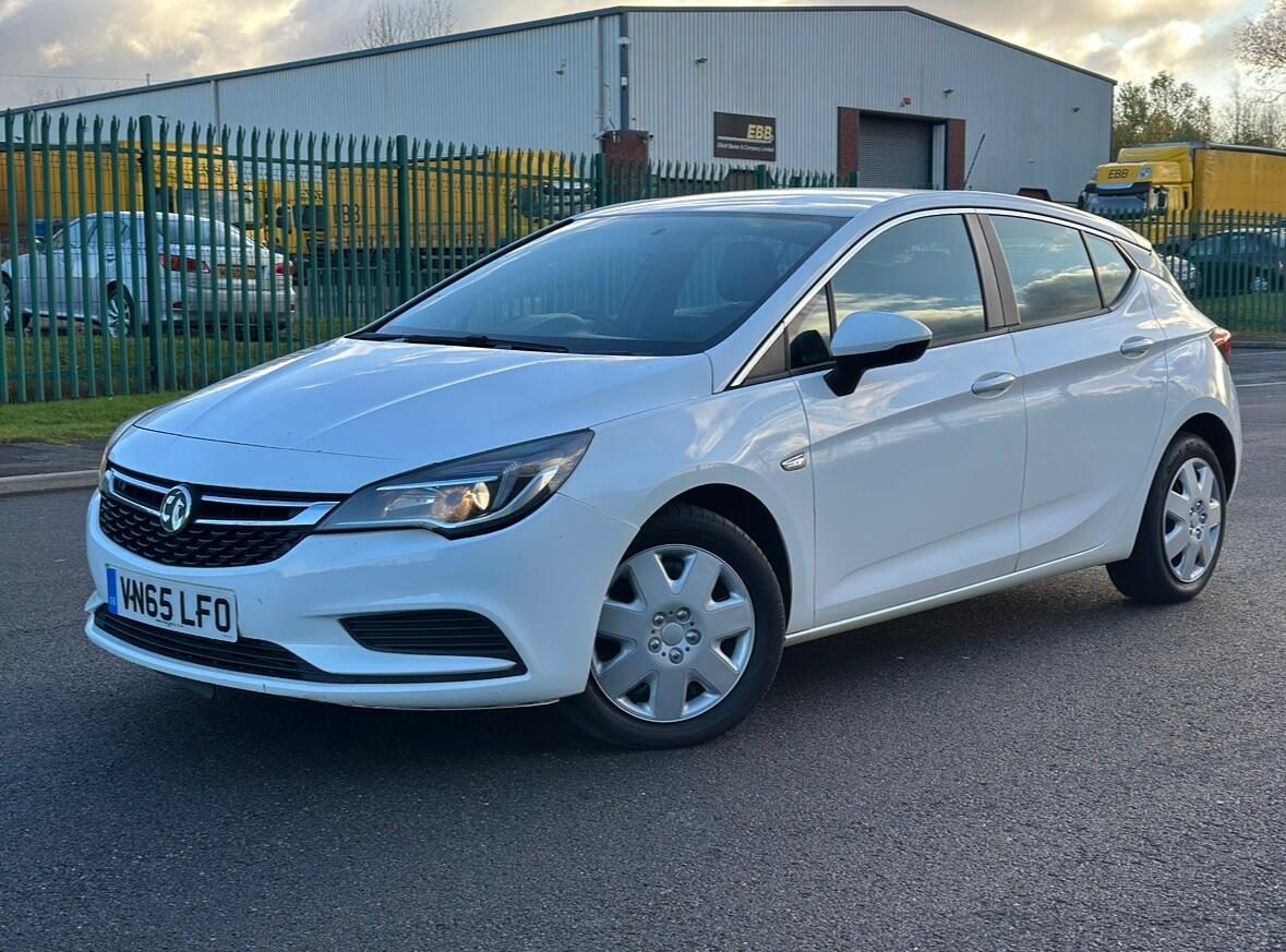 Used Vauxhall Astra 2015 for sale - 76701001: Photo 1