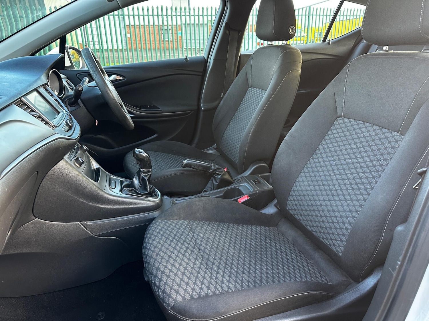 Used Vauxhall Astra 2015 for sale - 76701001: Photo 25