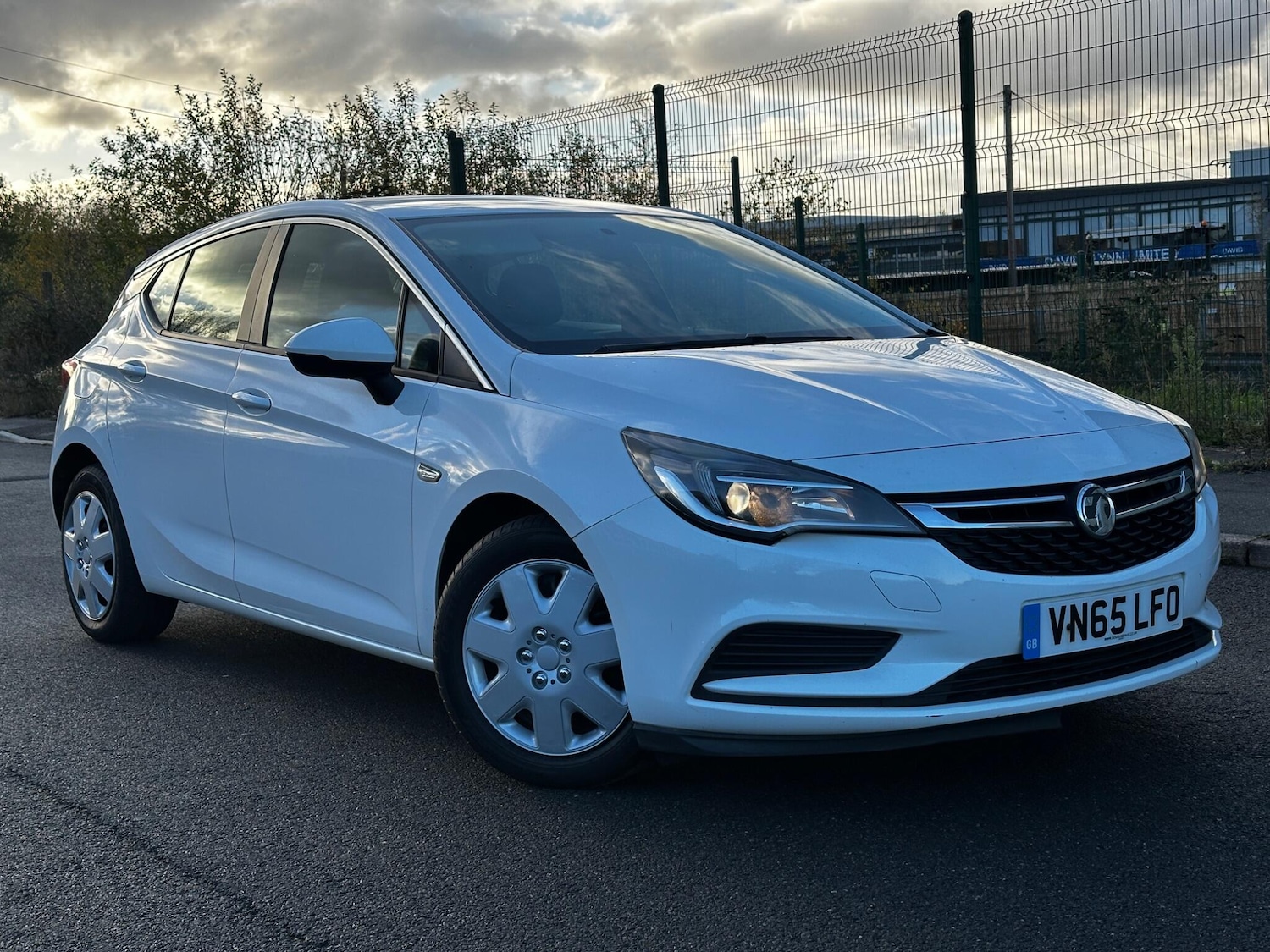 Used Vauxhall Astra 2015 for sale - 76701001: Photo 5