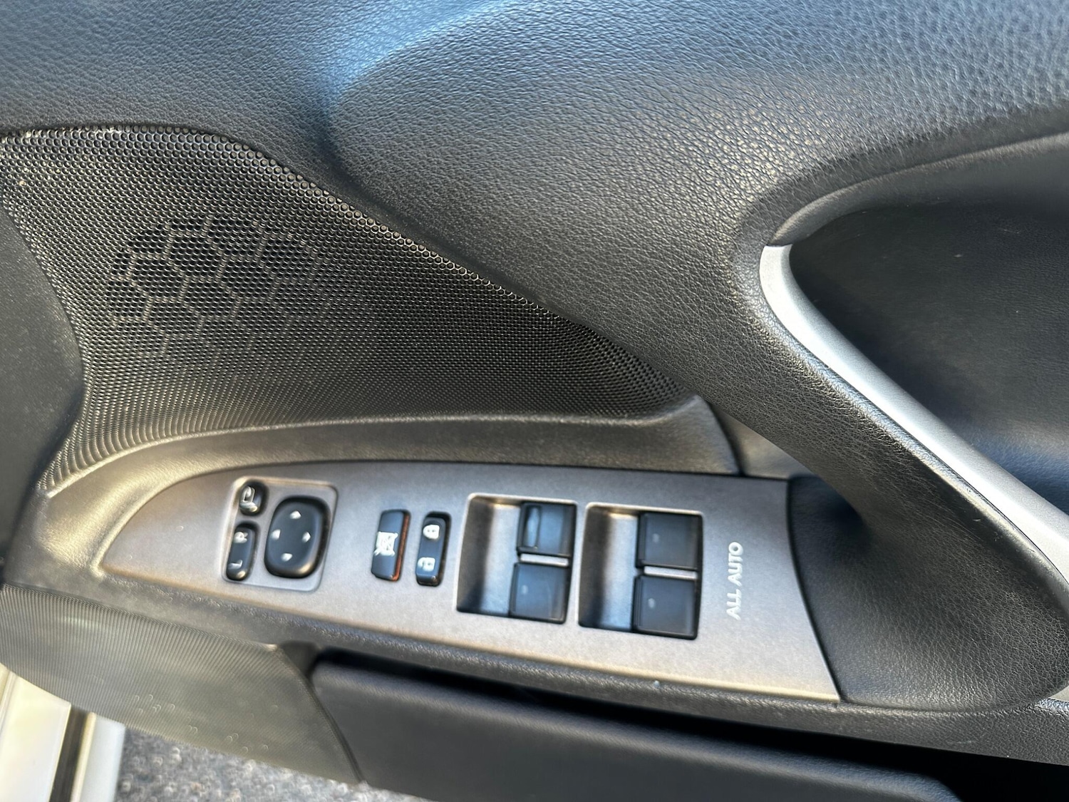 Used Lexus IS 2010 for sale - 76701674: Photo 27