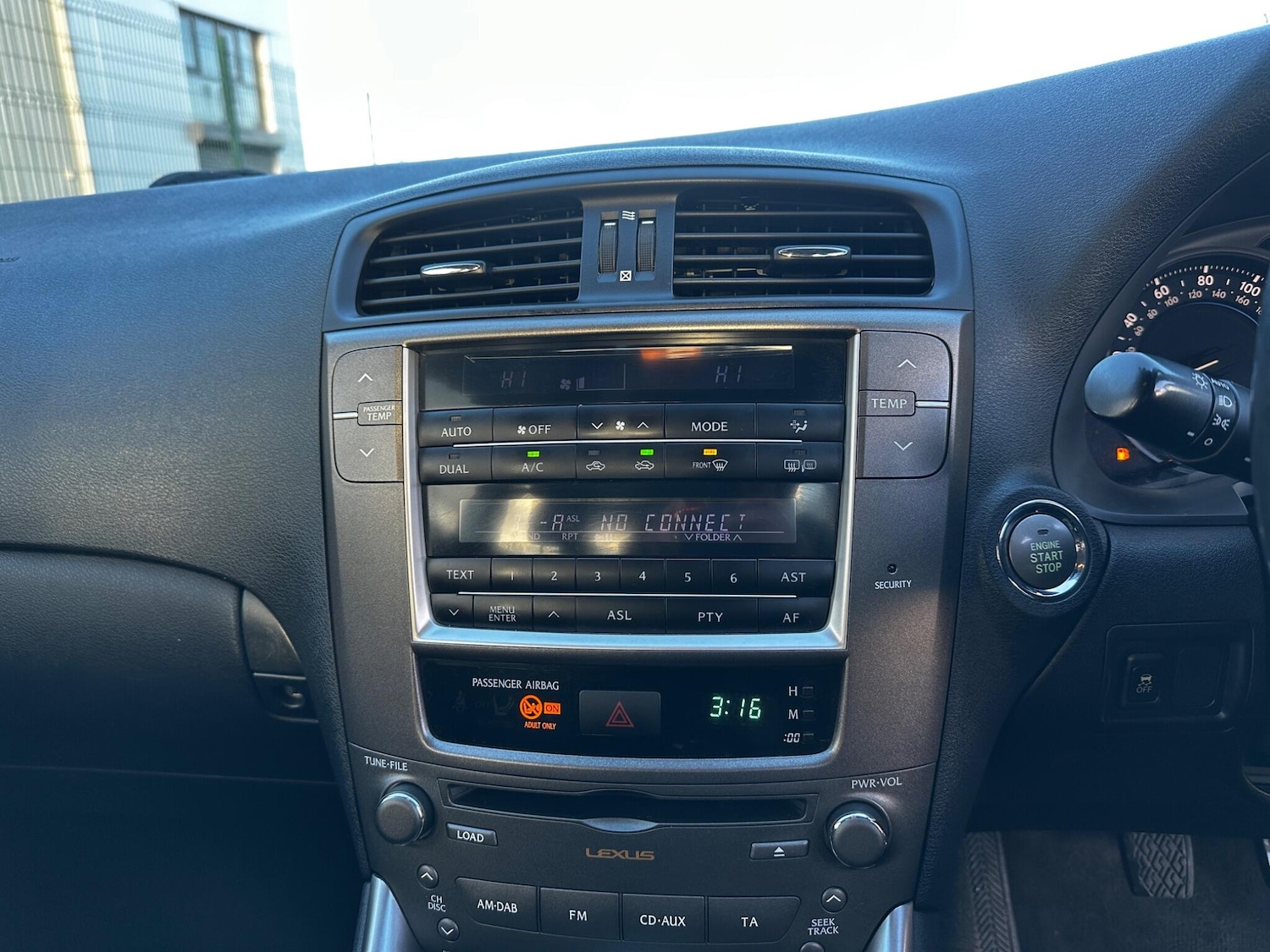 Used Lexus IS 2010 for sale - 76701674: Photo 30