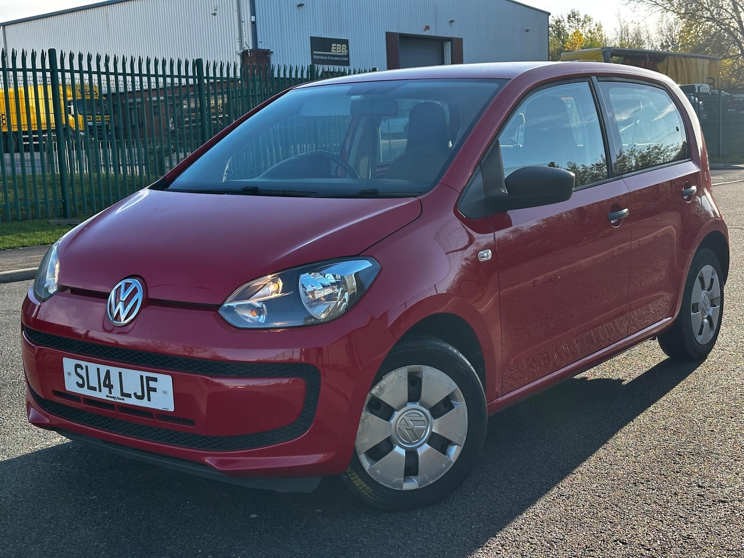 Used Volkswagen up! 2014 for sale - 76646035: Photo 2