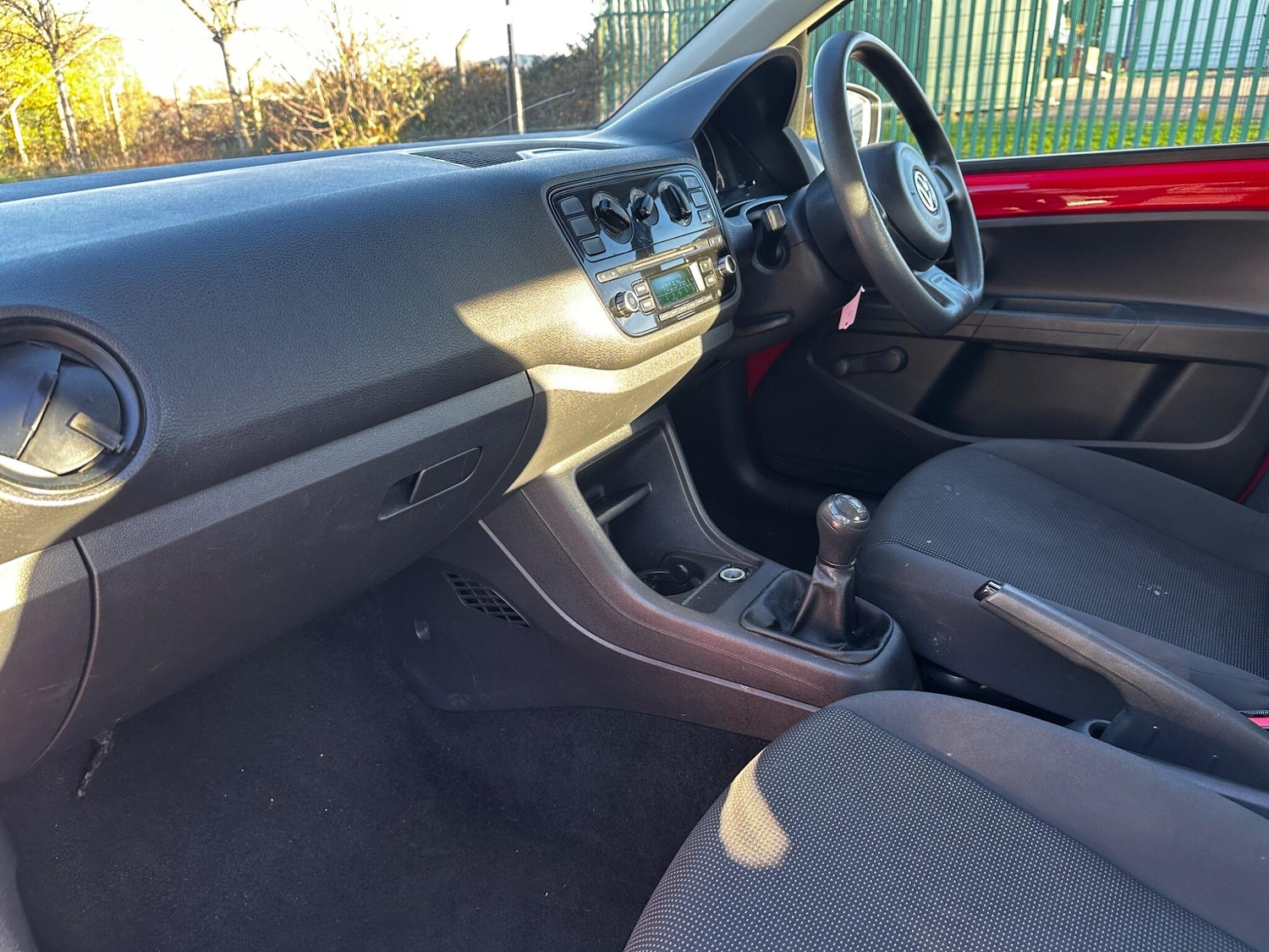 Used Volkswagen up! 2014 for sale - 76646035: Photo 24