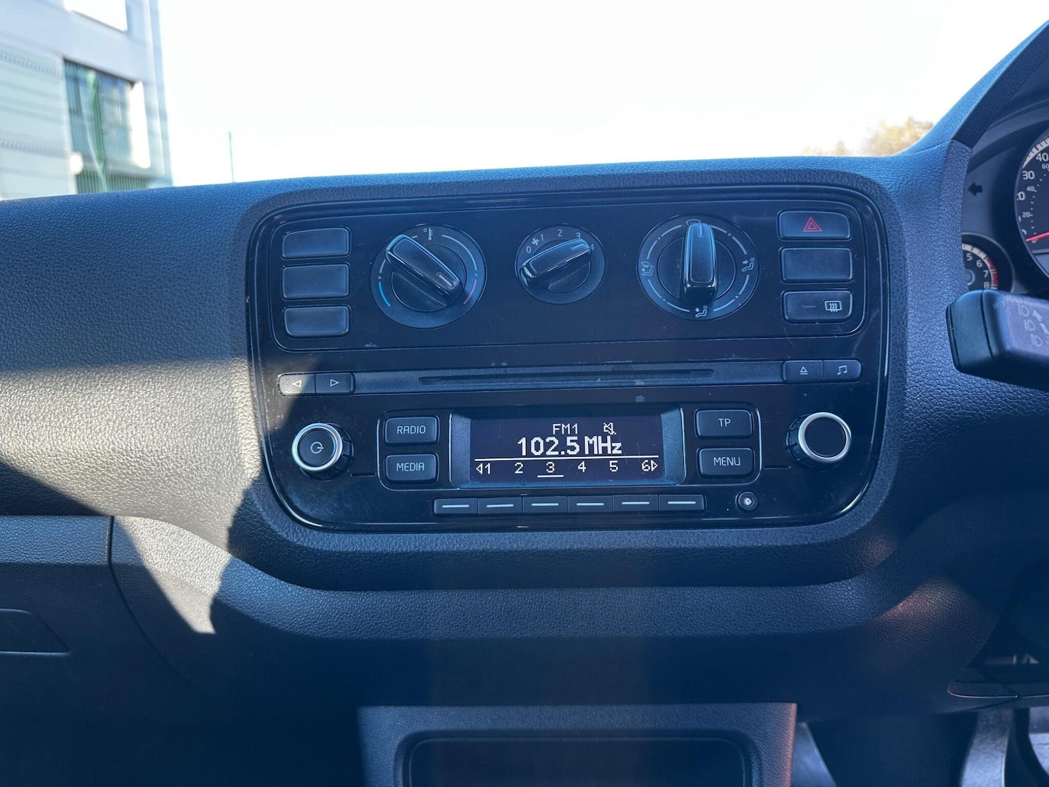 Used Volkswagen up! 2014 for sale - 76646035: Photo 31