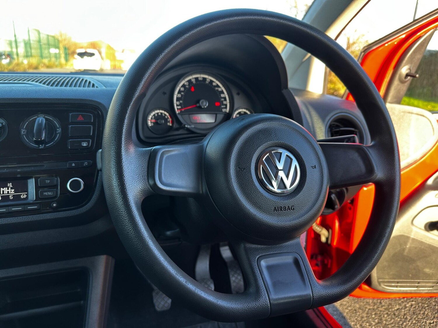 Used Volkswagen up! 2014 for sale - 76646035: Photo 32