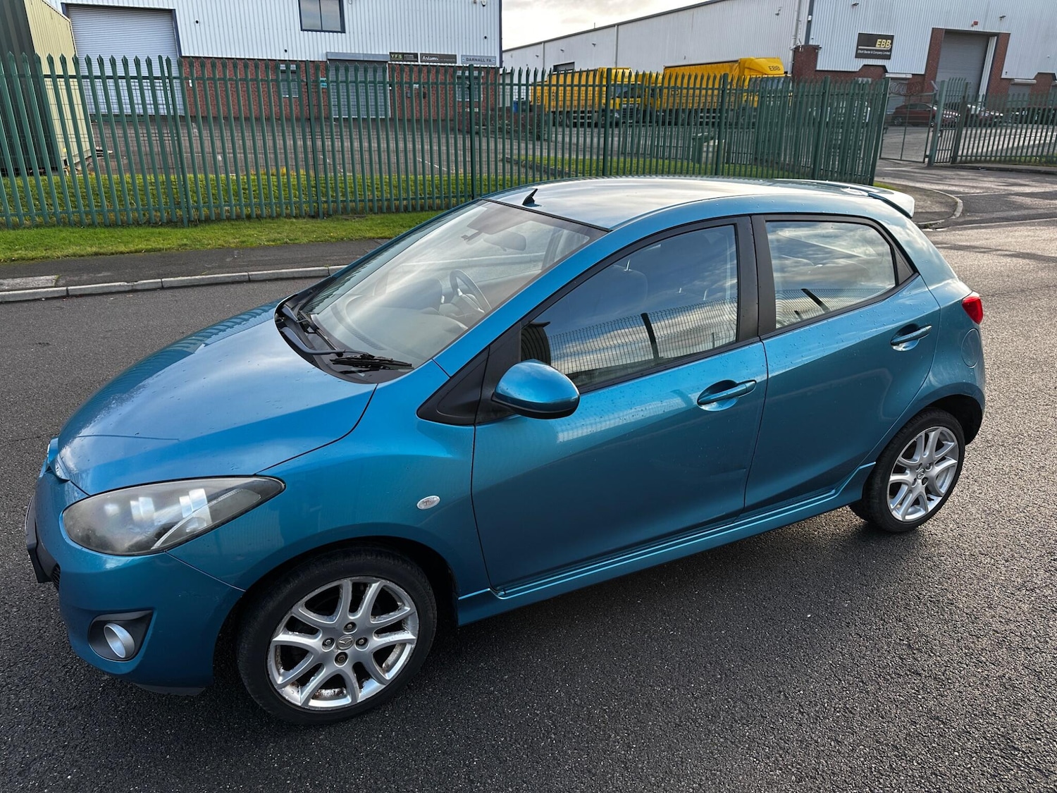 Used Mazda Mazda2 2011 for sale - 76633446: Photo 17