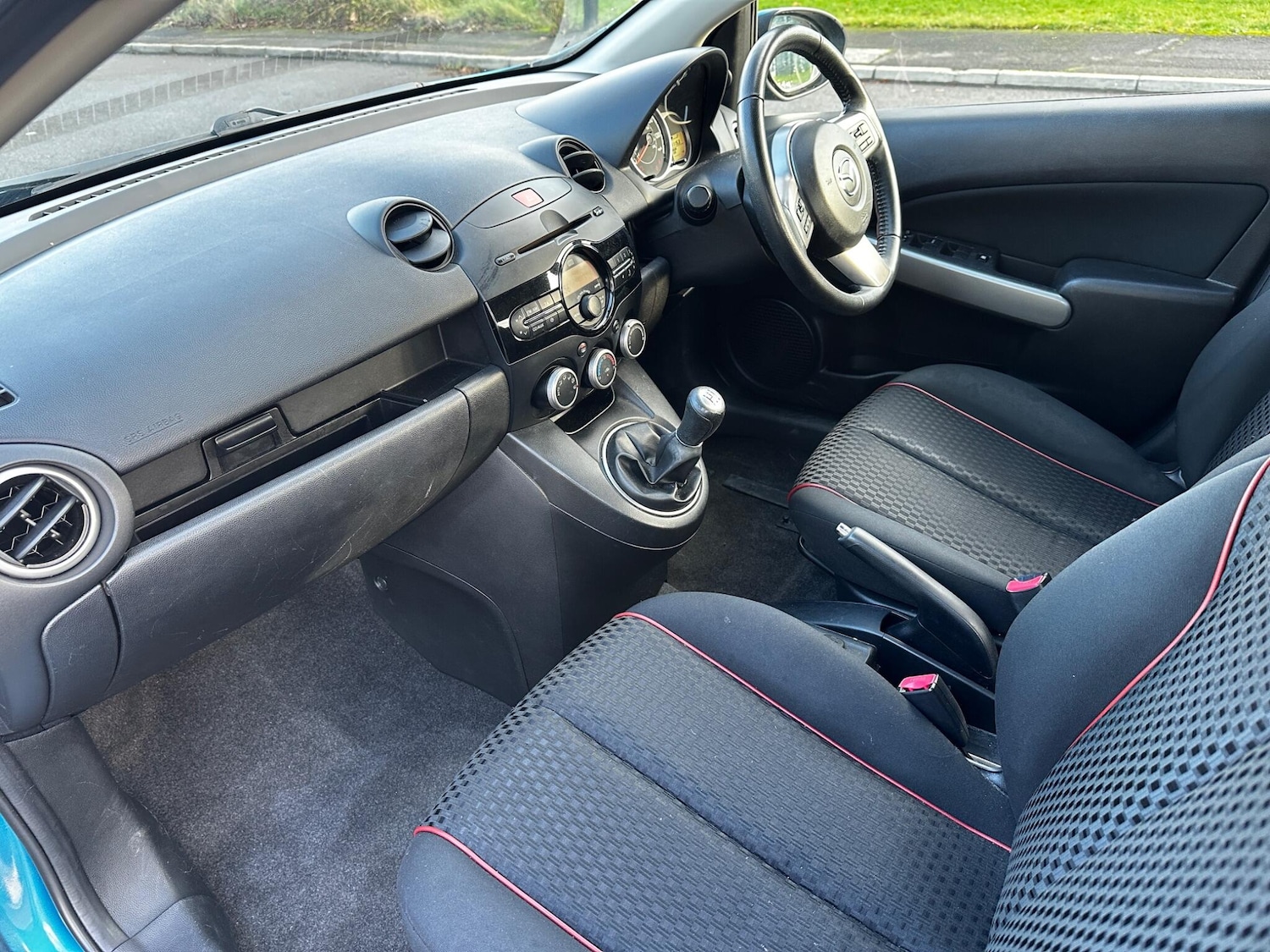 Used Mazda Mazda2 2011 for sale - 76633446: Photo 24