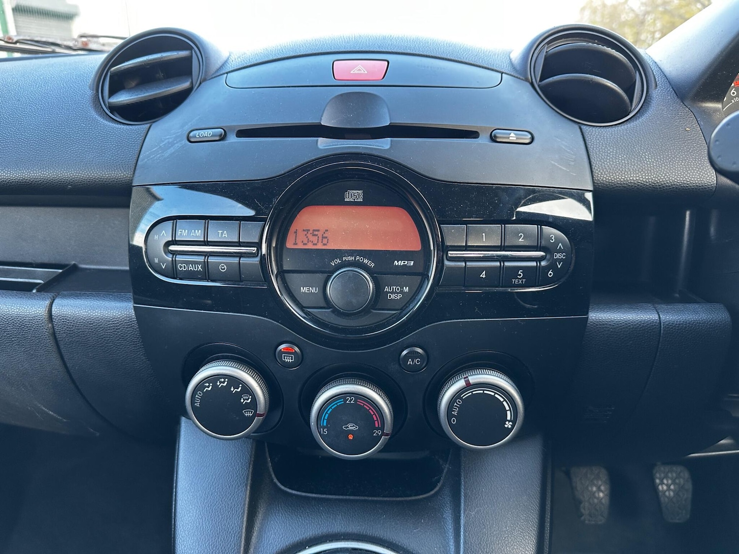 Used Mazda Mazda2 2011 for sale - 76633446: Photo 30