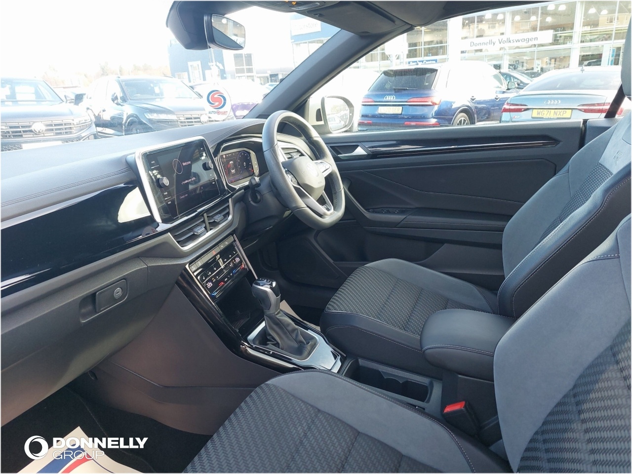 Used Volkswagen T-Roc 2022 for sale - 76674743: Photo 2