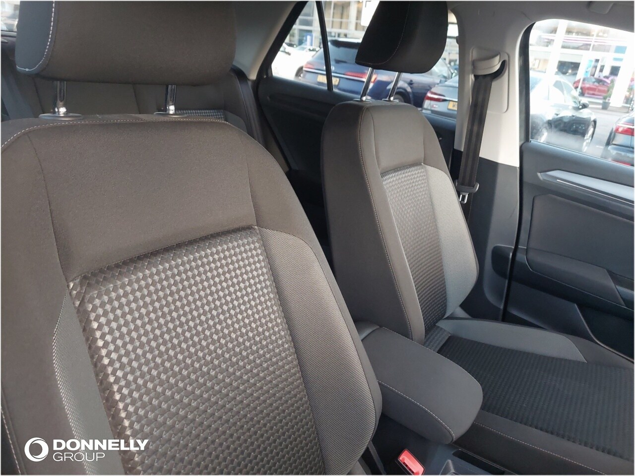 Used Volkswagen T-Roc 2021 for sale - 76673928: Photo 8