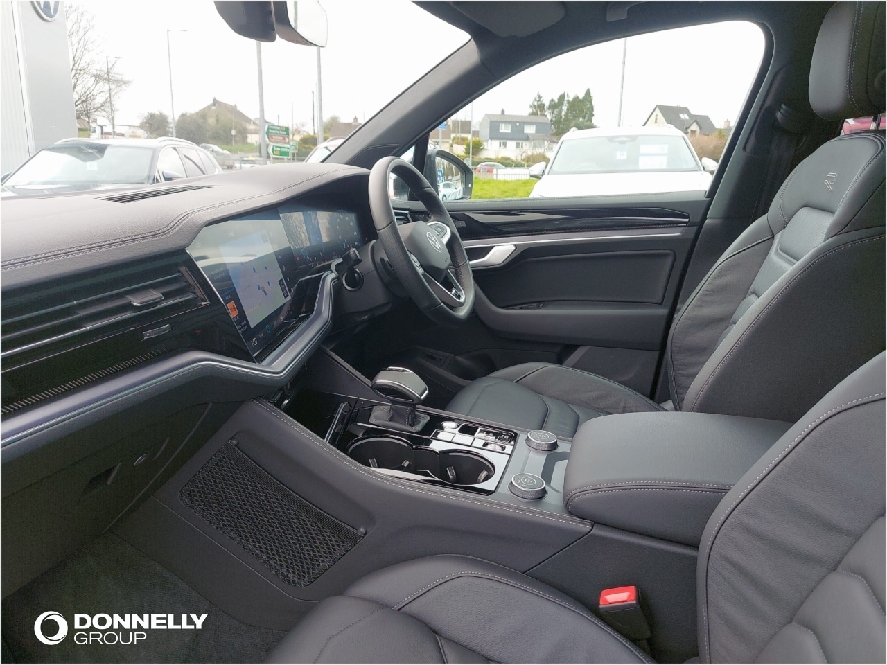 Used Volkswagen Touareg 2025 for sale - 78139693: Photo 2