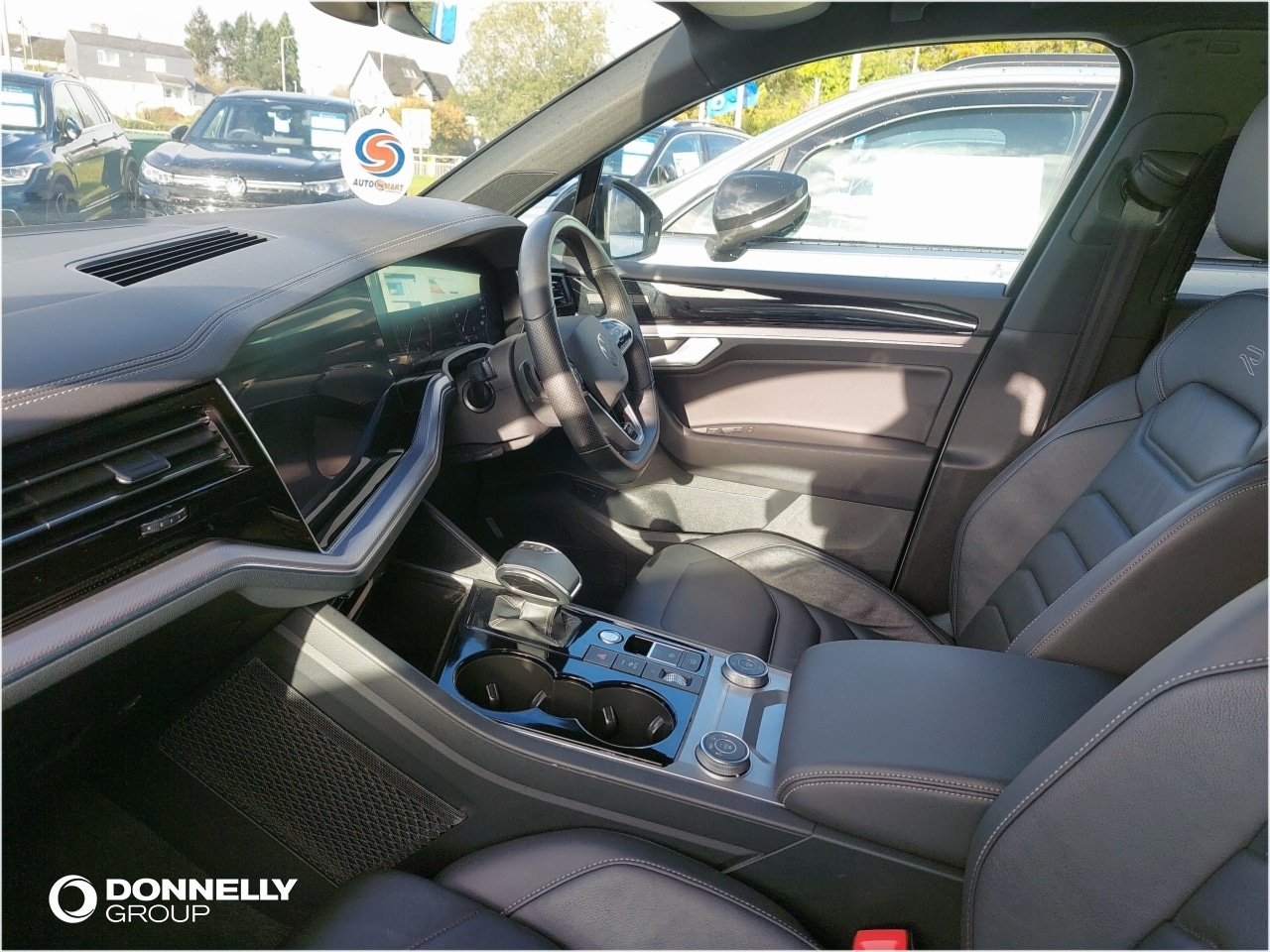 Used Volkswagen Touareg 2023 for sale - 76676454: Photo 2