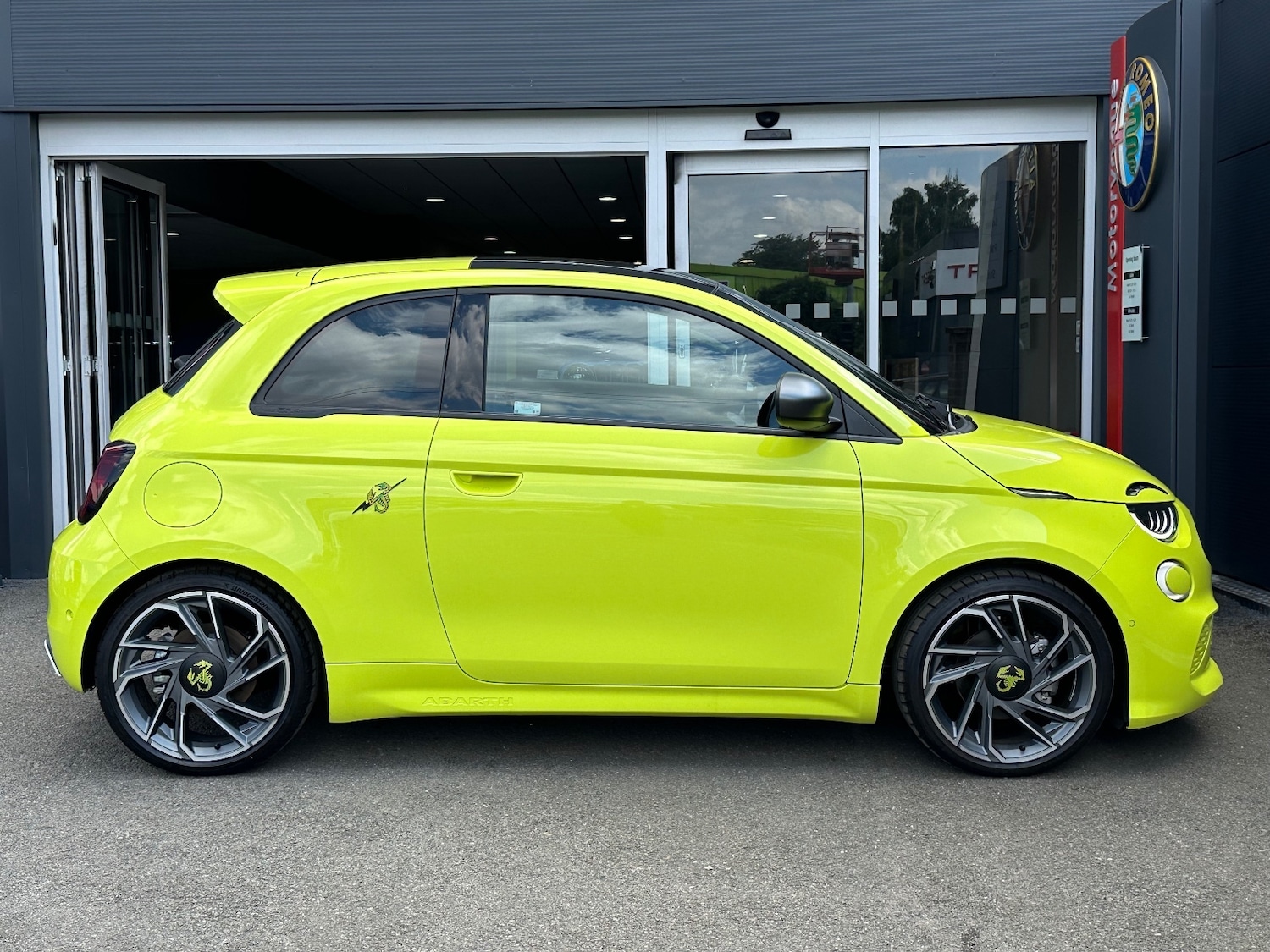 Used Abarth 500 2024 for sale - 76487494: Photo 4