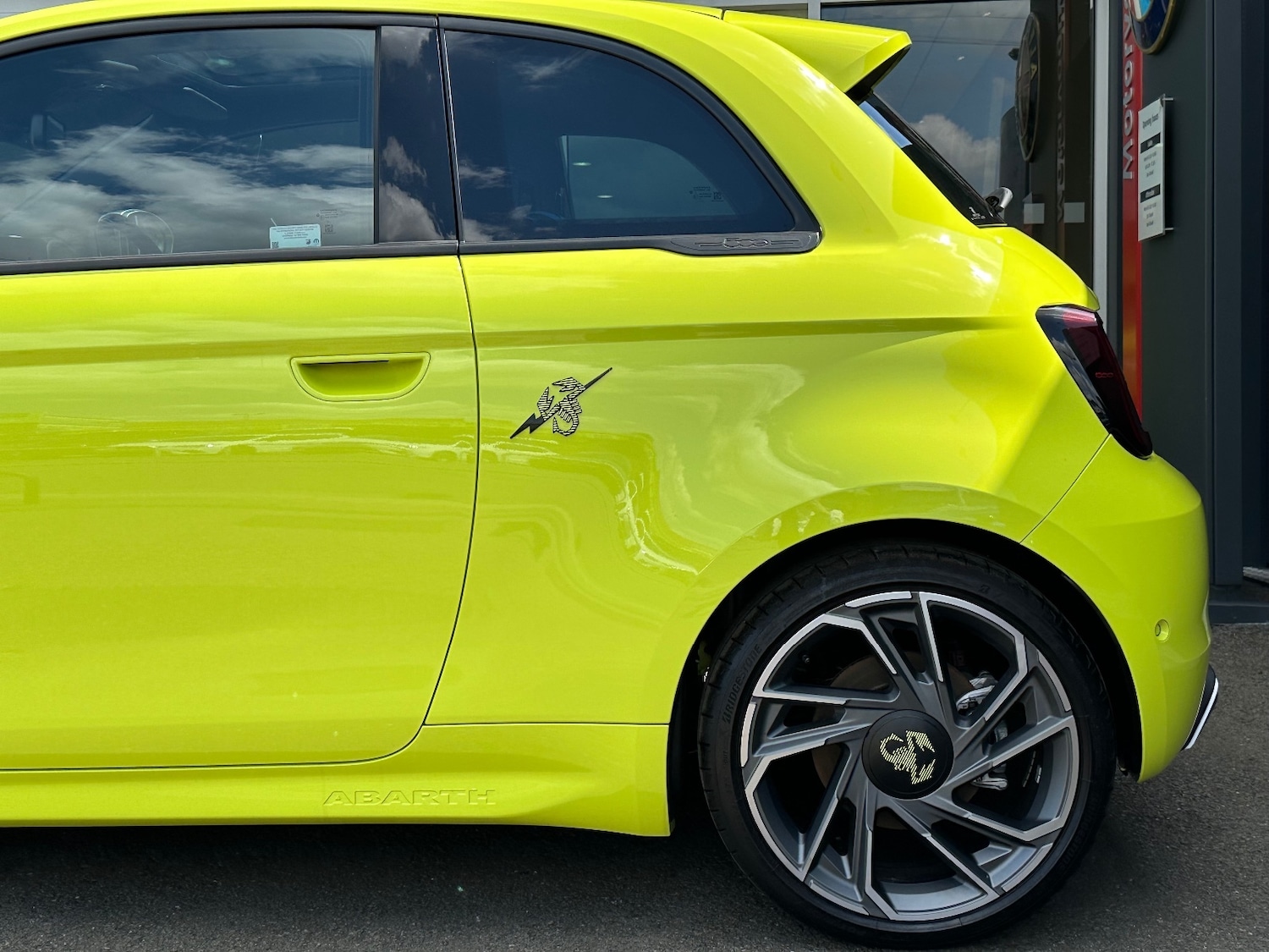 Used Abarth 500 2024 for sale - 76487494: Photo 9