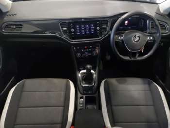 Used Volkswagen T-Roc 2018 for sale - 74868181: Photo