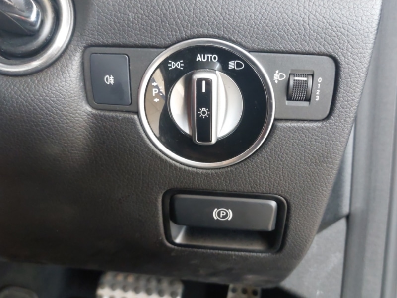 Used Mercedes-Benz SLC 2016 for sale - 76907077: Photo 17