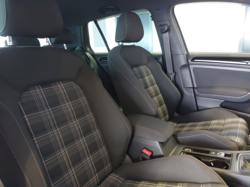 Used Volkswagen Golf 2015 for sale - 77987863: Photo 11