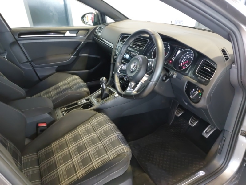 Used Volkswagen Golf 2015 for sale - 77987863: Photo 6