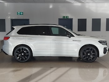 Used Volkswagen Touareg 2020 for sale - 76567160: Photo