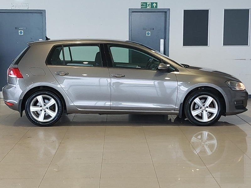 Used Volkswagen Golf 2016 for sale - 77987873: Photo 2