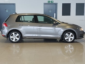 Used Volkswagen Golf 2016 for sale - 77987873: Photo