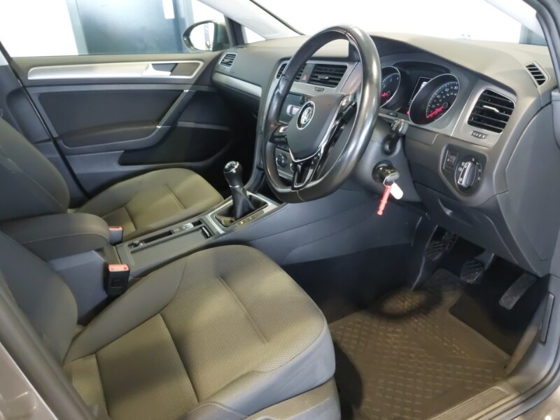 Used Volkswagen Golf 2016 for sale - 77987873: Photo 6