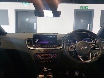 Used Kia XCeed 2023 for sale - 76269069: Photo 4