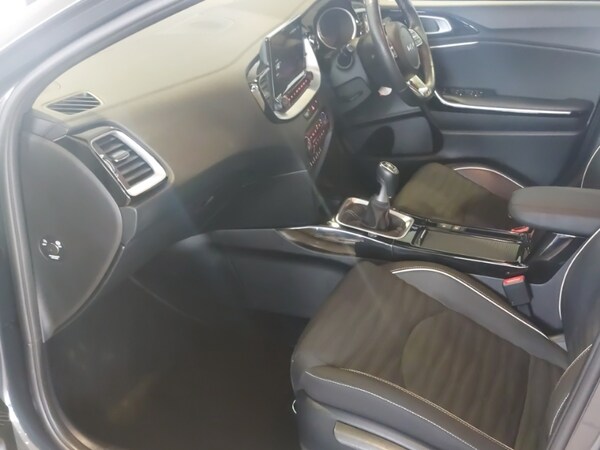 Used Kia XCeed 2023 for sale - 76269069: Photo 7