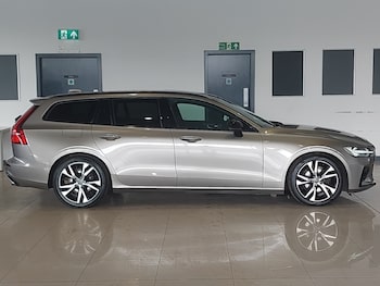Used Volvo V60 2020 for sale - 76225770: Photo