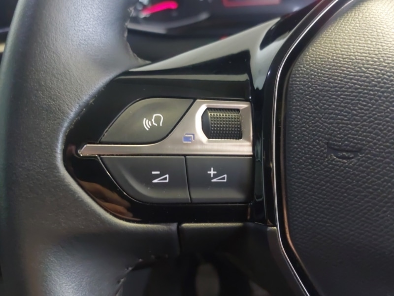 Used Peugeot 2008 2021 for sale - 76403983: Photo 18