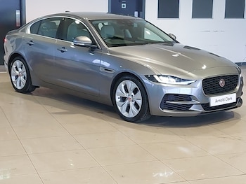 Used Jaguar XE 2019 for sale - 77169322: Photo