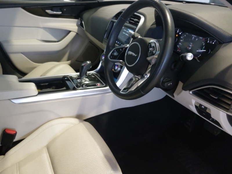 Used Jaguar XE 2019 for sale - 77169322: Photo 6