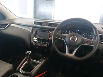 Used Nissan Qashqai 2018 for sale - 79087300: Photo