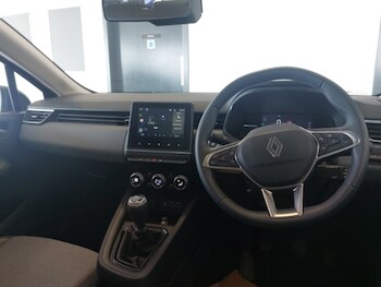 Used Renault Clio 2024 for sale - 78327645: Photo