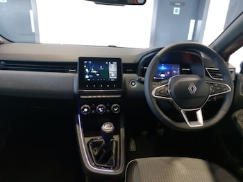 Used Renault Clio 2025 for sale - 76191562: Photo