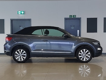 Used Volkswagen T-Roc 2022 for sale - 77898119: Photo