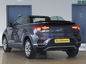Used Volkswagen T-Roc 2022 for sale - 77898119: Photo