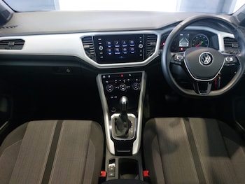 Used Volkswagen T-Roc 2022 for sale - 77898119: Photo