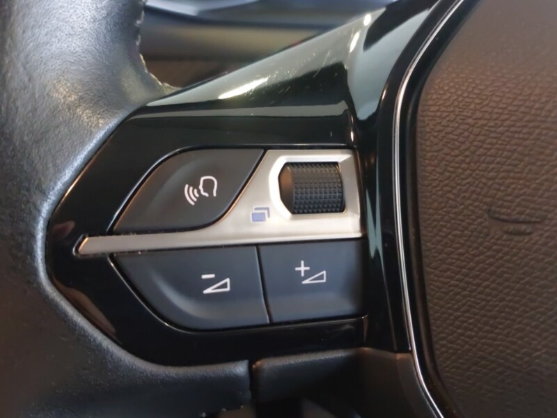 Used Peugeot 2008 2021 for sale - 77689940: Photo 19