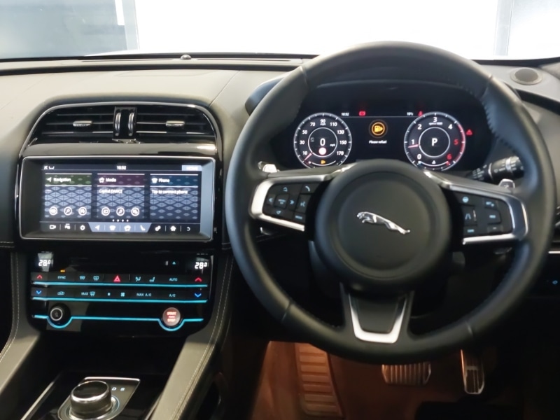 Used Jaguar F-Pace 2019 for sale - 76947539: Photo 5