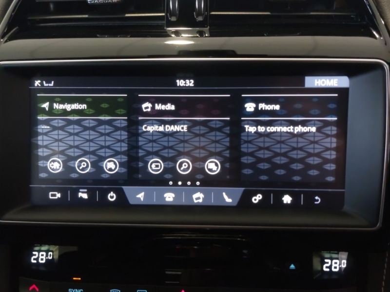 Used Jaguar F-Pace 2019 for sale - 76947539: Photo 8