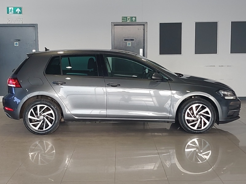 Used Volkswagen Golf 2019 for sale - 77223909: Photo 2