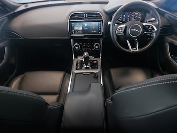 Used Jaguar XE 2020 for sale - 78933125: Photo