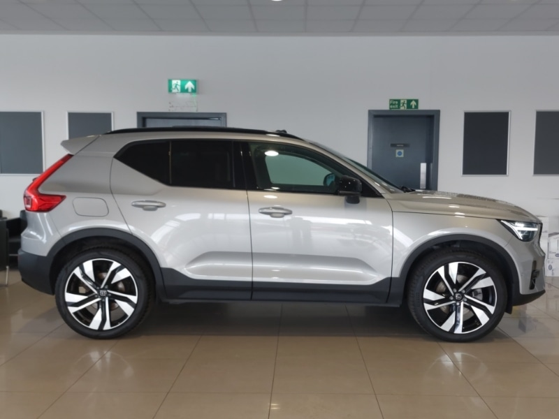 Used Volvo XC40 2024 for sale - 76639507: Photo 2