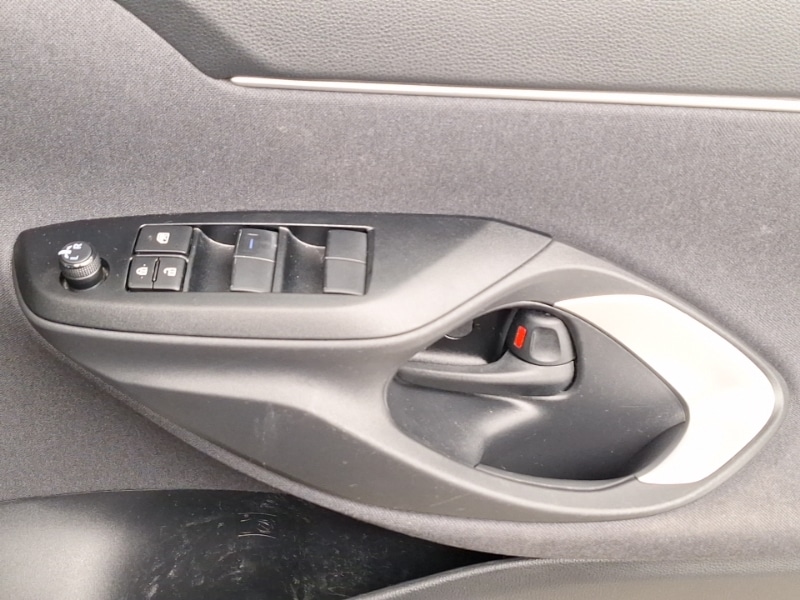 Used Toyota Yaris Cross 2023 for sale - 76058867: Photo 14