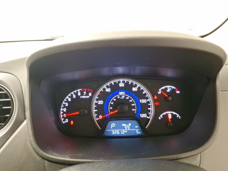 Used Hyundai i10 2018 for sale - 76721590: Photo 11