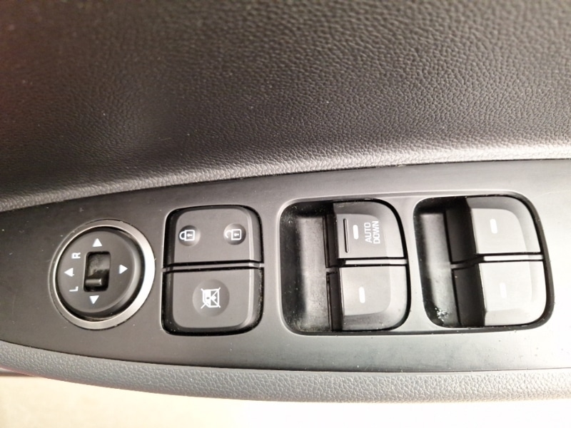 Used Hyundai i10 2018 for sale - 76721590: Photo 14